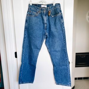 505 Regular Fit Medium Wash Levi Jeans • Unisex